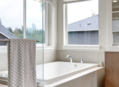 Clean Bathroom - Turnkey Bathtubs