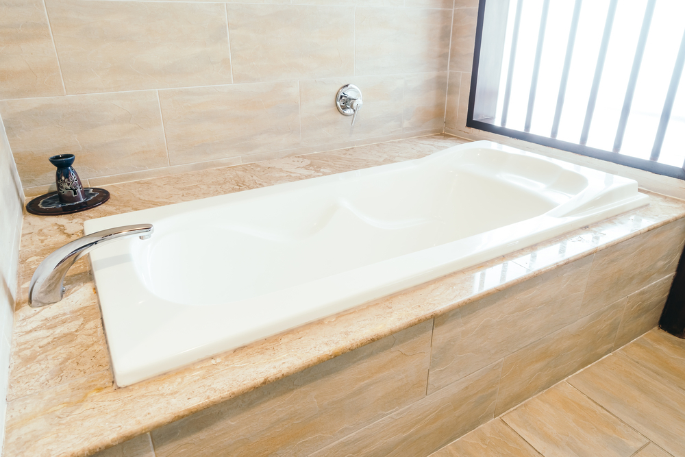 Beautifully maintained bathtub interior - Turnkey Bathtubs