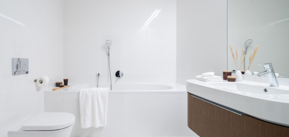 Spacious and elegant bathtub solutions