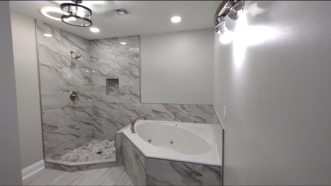 Small bathtub - professional refinishing candidate